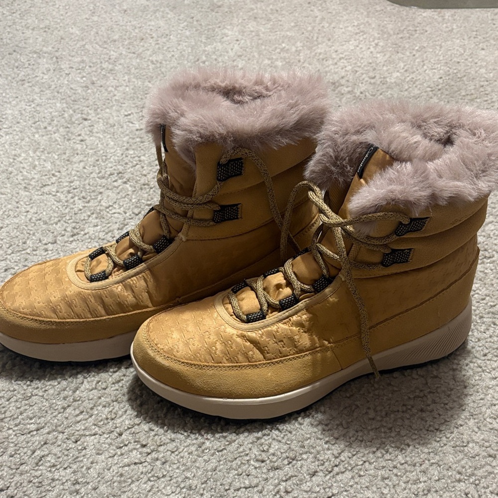 Columbia Tan Fur-Lined Winter Boots Size 12